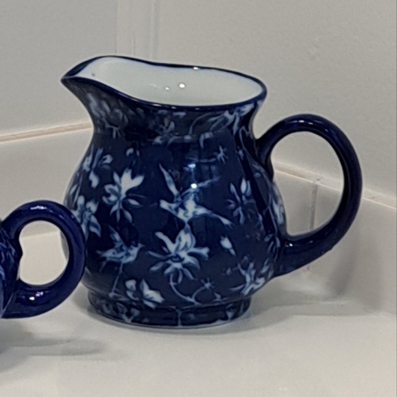 Blue Floral sugar and creamer Set April Cornell 1999 - Picture 6 of 6